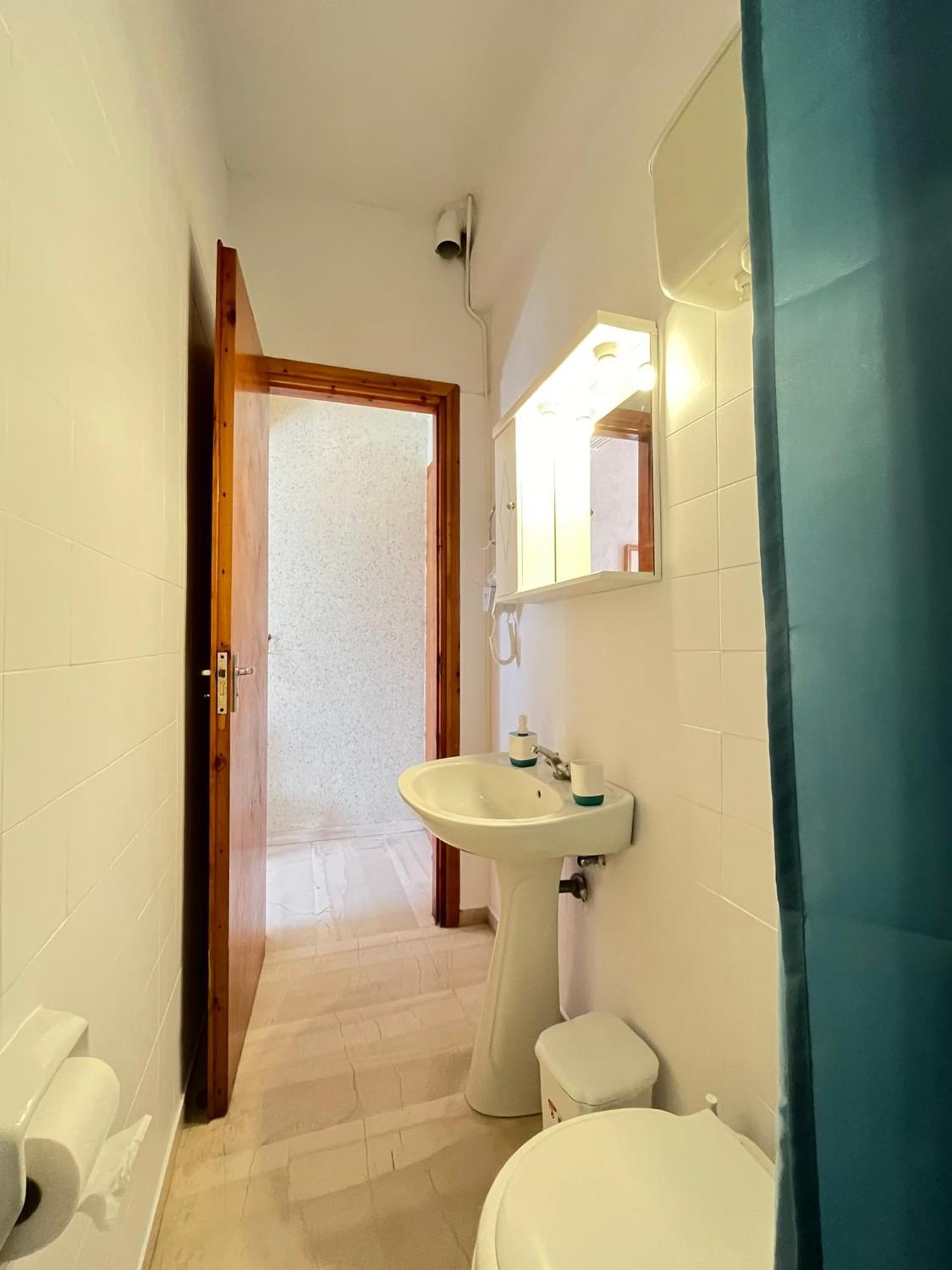Oelia Rooms & Apartments Agia Marina  Exterior photo