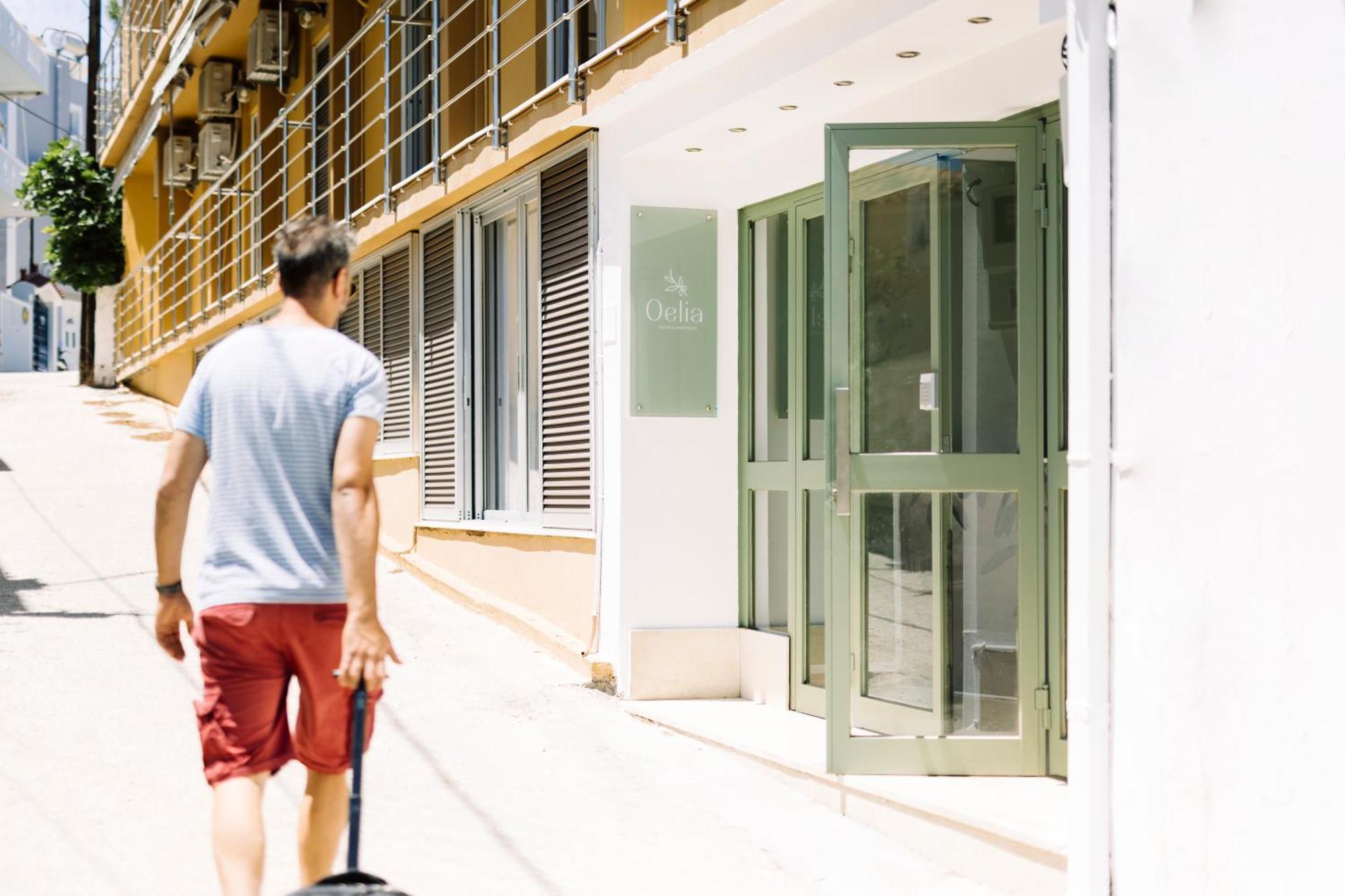 Oelia Rooms & Apartments Agia Marina  Exterior photo